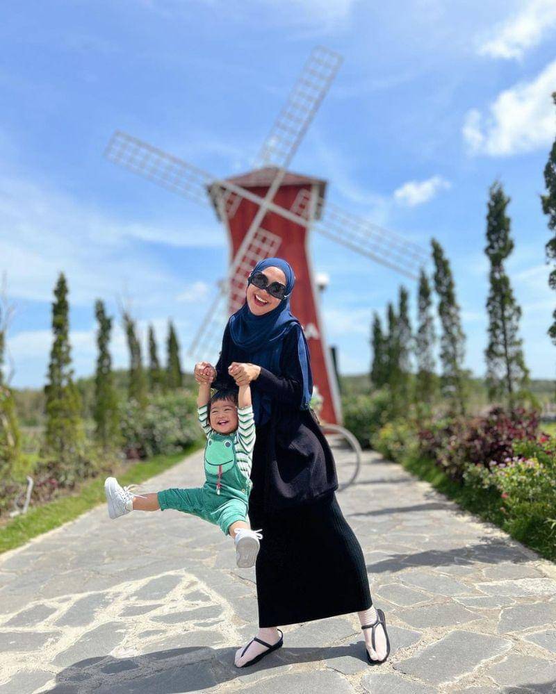 Instagram.com/riaricis1795